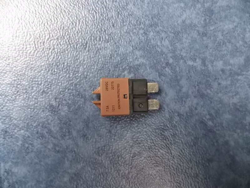 Self-reset safety tablet BUSSMANN 7.5A safety tablet