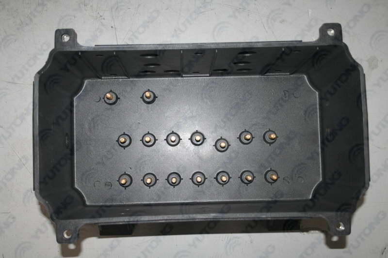 Enclosed relay box body
