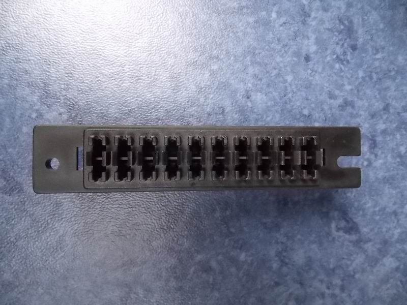 Ten-way fuse box assembly (including lid, bracket)-1