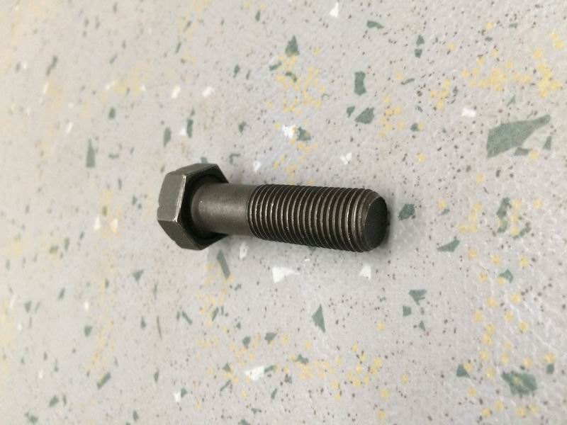 Болт с шестигранной головкой-1