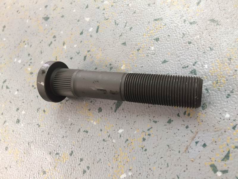 Wheel bolts, M20*1.5*105, Level 10.9, knurled-1