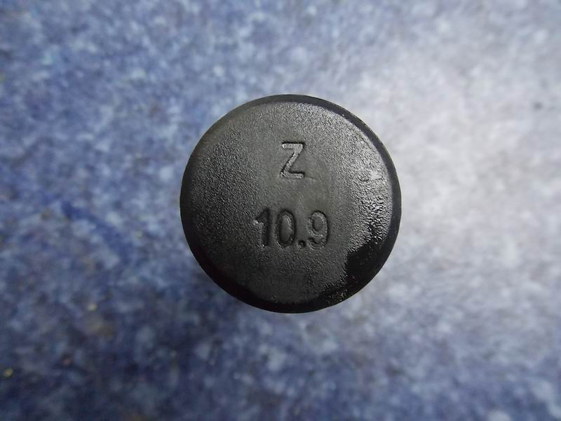 Wheel bolts, M22*1.5*104, 10.9, knurled