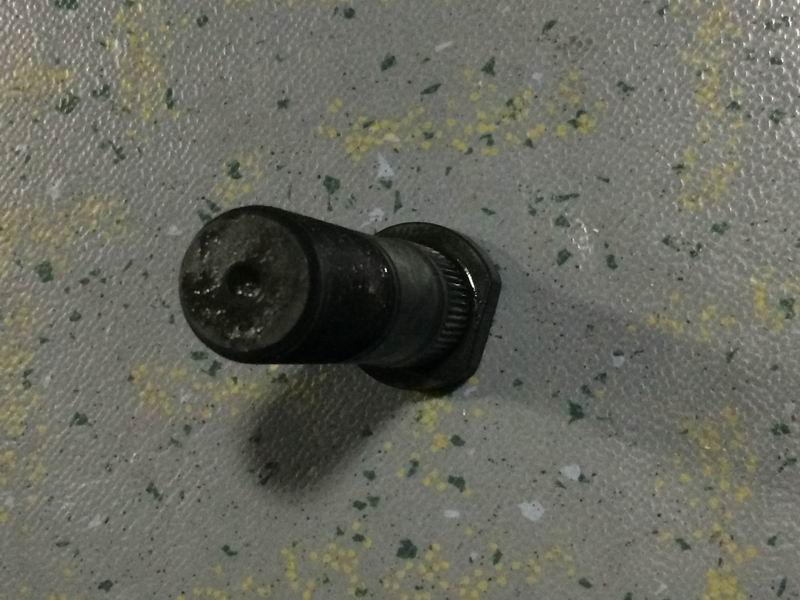 Wheel bolts (M22*1.5*83; 10.9/cut edge + knurled)