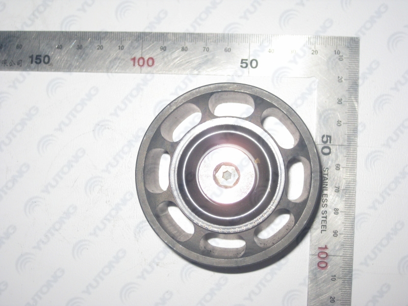 Натяжное колесо генератора; можно заменить на 1025-00312