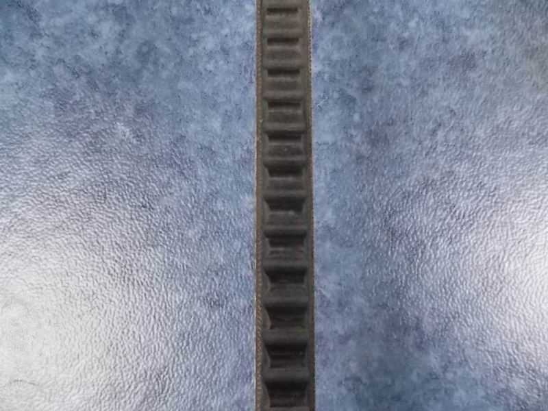 Engine toothed triangle belt (AV*13*1075)