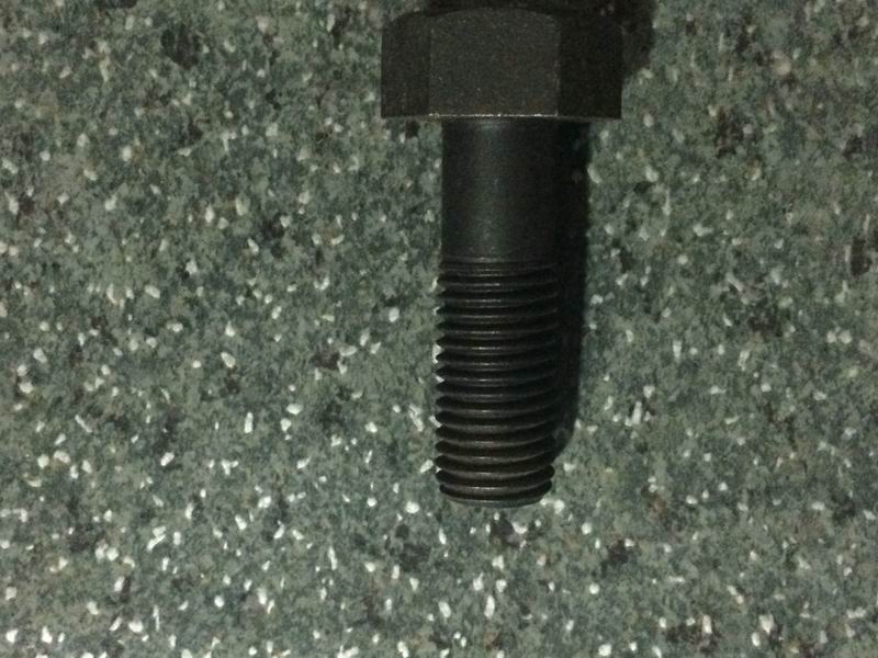 Crankshaft pulley fastening bolts-1