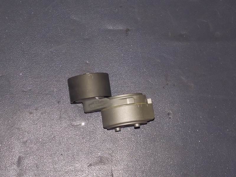 Belt tightening wheel