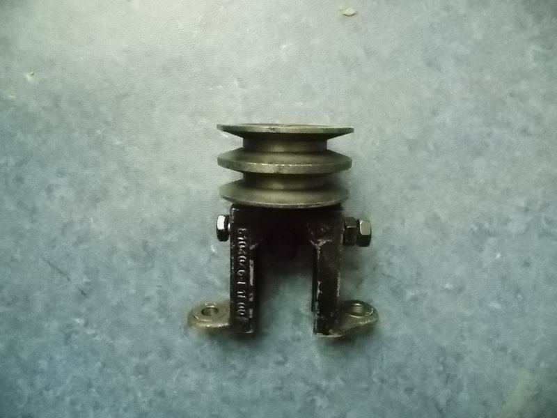 Натяжное колесо в сборе