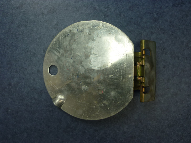 6127 круглая крышка бензобака (правая) без пряжки-1